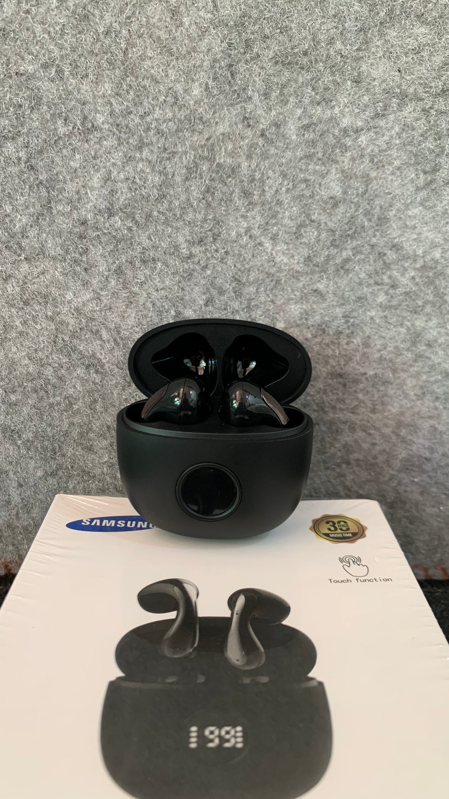 TUNE Y99 Wireless Earbuds